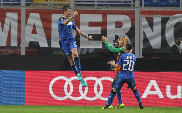  萨索洛七分钟三球闪击拉齐奥创纪录  