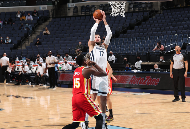 13, 特雷杨31分老鹰加时力克猛龙  