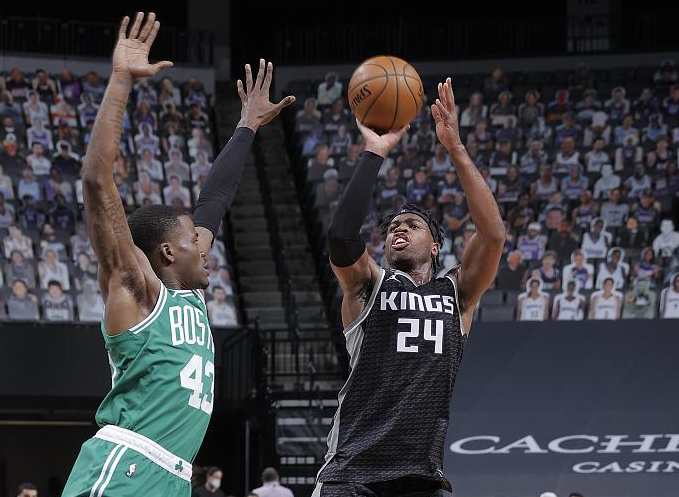  福克斯与萨博尼斯配合默契国王主场力克勇士  